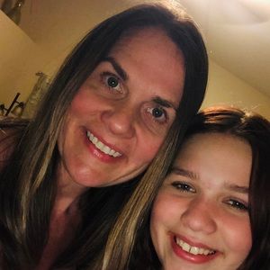 Meet your Posher, Lara